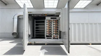 Comparing Central vs String Inverters for Utility-Scale PV Projects