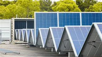 Solar power generation can be stored and used at the same time