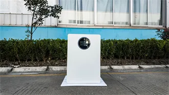 ANTANANARIVO NEW PHOTOVOLTAIC FOLDING CONTAINER